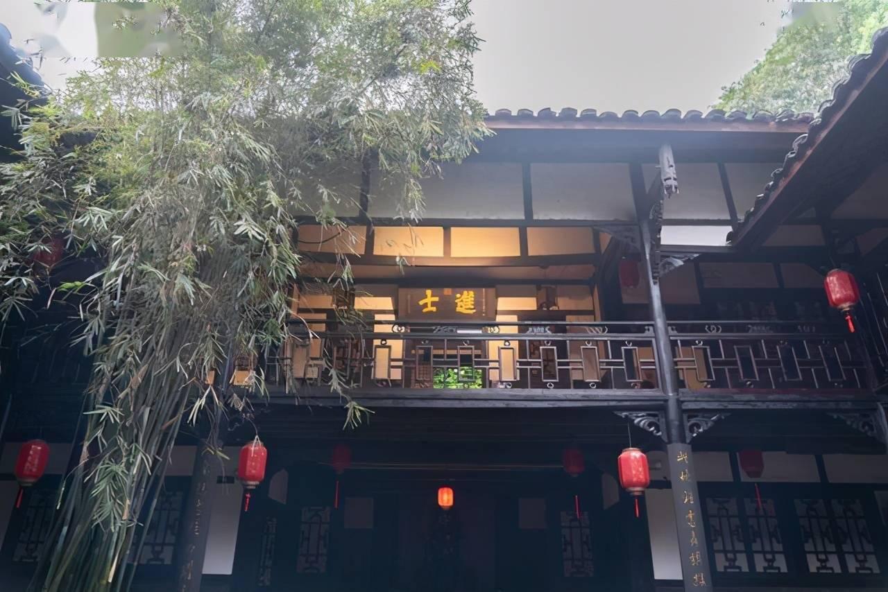 带帽男孩大冒险