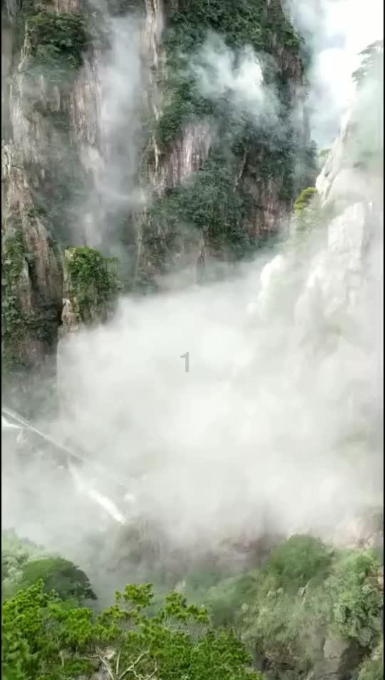 年味满满的手写春联 便宜实惠的车厘子 这些年货不能错过